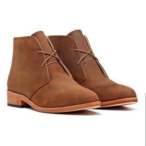 Nisolo Isa Chukka books -gently worn women’s size 9